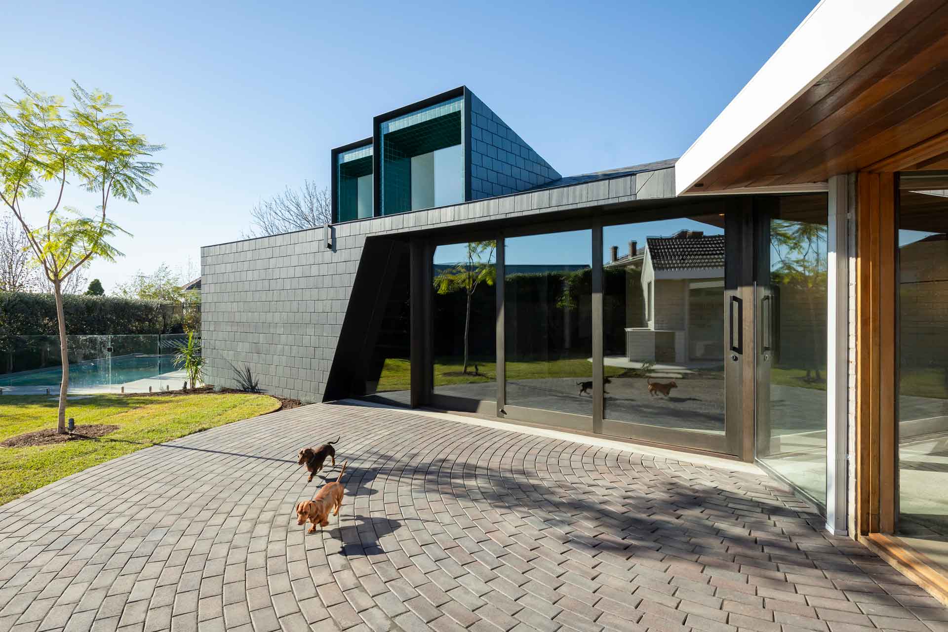 architectural-house-exterior-7HVDWWS-web